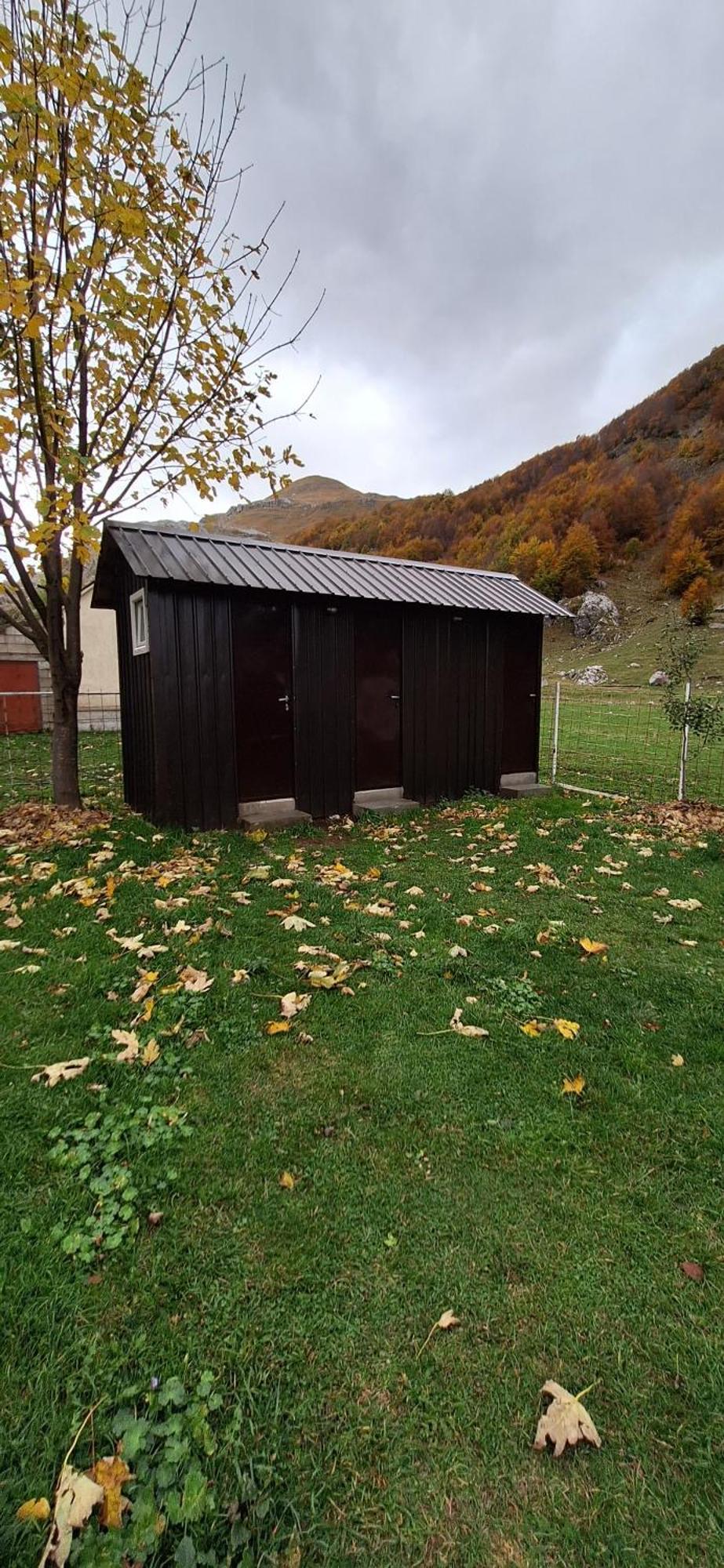 פודגוריצה Katun Mokra Accommodation & Horseback Riding מראה חיצוני תמונה